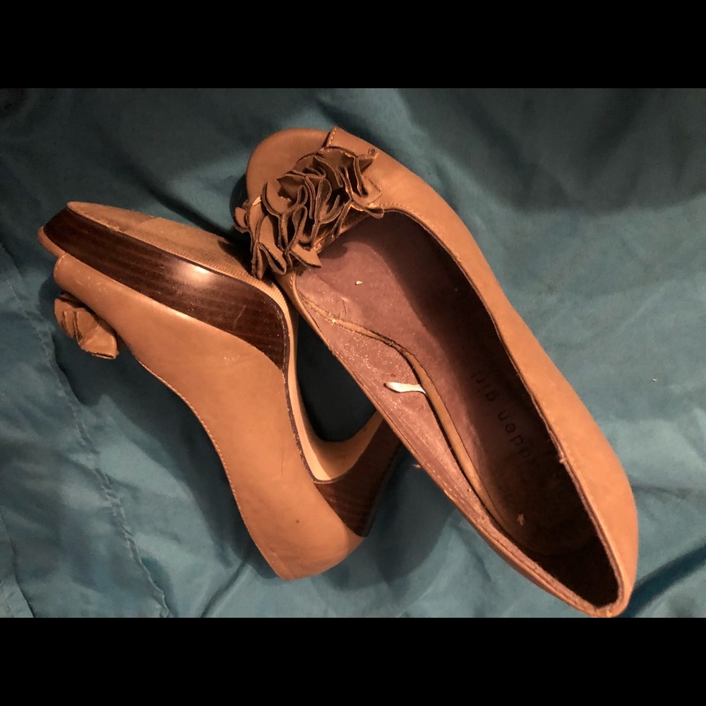 Tan heels